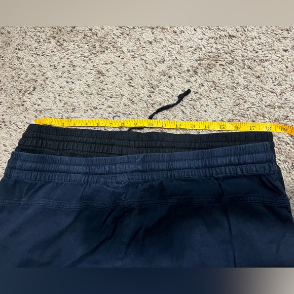 Bundle of two linen cropped pants - Picture 10 of 13